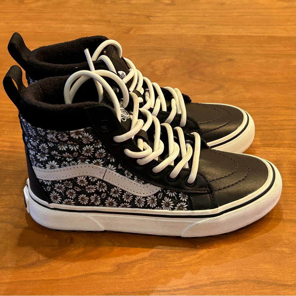 NWOT Vans SK8-hi MTE Primaloft shoes